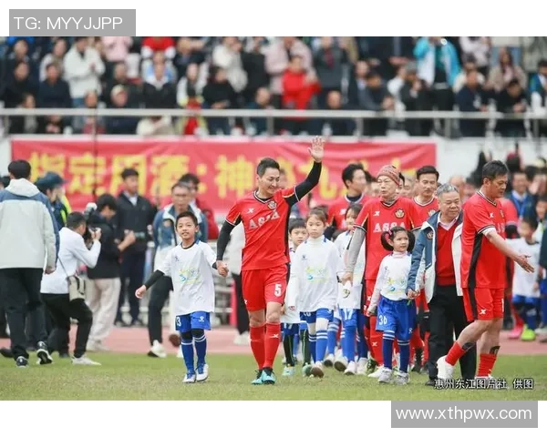 香港足球明星队的角色分配与战术安排分析 香港足球明星队的角色分配与战术安排分析